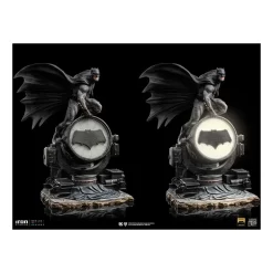 DC Comics Zack Snyder's Justice League - Deluxe Art Scale 1/10 - Figurine Batman On Batsignal PRÉCOMMANDE -Figurines Soldes dc comics zack snyder s justice league deluxe art scale 110 figurine batman on batsignal 12